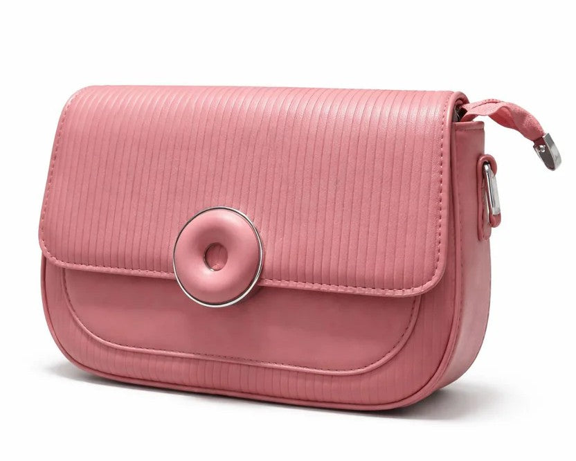 Ribbed Round Clasp Clutch