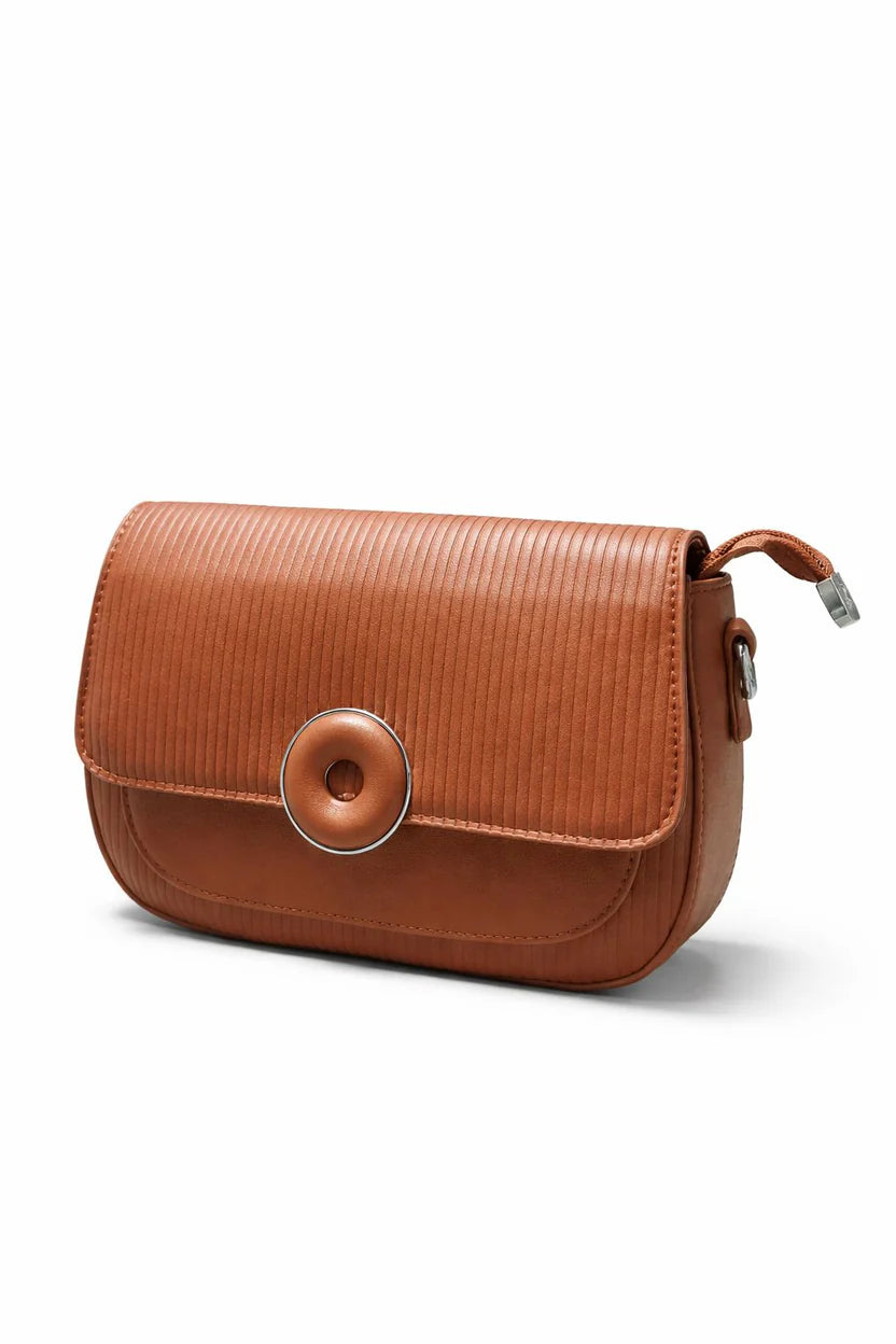 Cream Ribbed Round Clasp Clutch