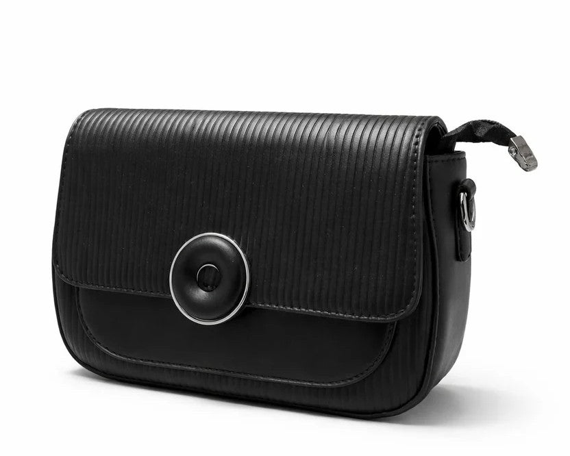 Ribbed Round Clasp Clutch