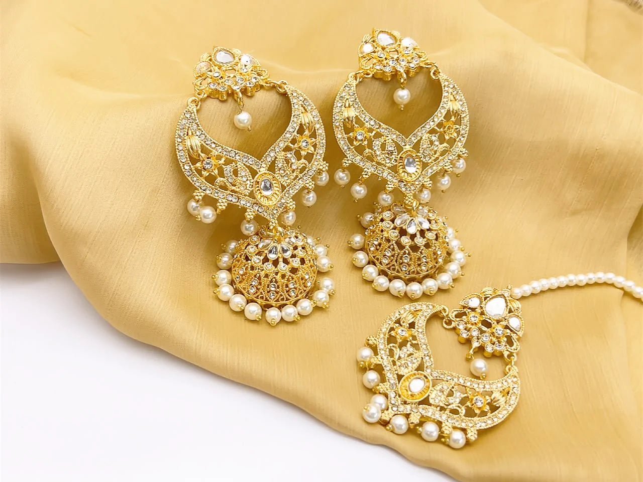 Kundan Jhumka Earrings with Maang Tikka